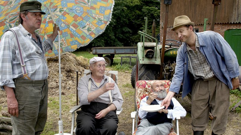 Brakelmann und Adsche umsorgen Onkel Krischan und Herrn Buschbohm im Pflegeparadies.